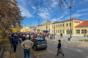 Komemoracija stradalima u padu nadstrešnice na železničkoj stanici u Novom Sadu