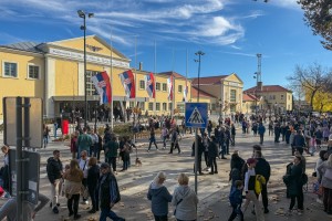 Komemoracija stradalima u padu nadstrešnice na železničkoj stanici u Novom Sadu