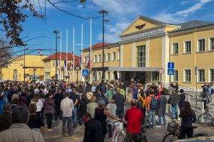 Komemoracija stradalima u padu nadstrešnice na železničkoj stanici u Novom Sadu