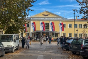 Komemoracija stradalima u padu nadstrešnice na železničkoj stanici u Novom Sadu