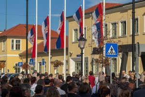 Komemoracija stradalima u padu nadstrešnice na železničkoj stanici u Novom Sadu