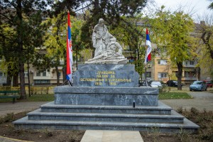 Pomen i polaganje venaca na spomenik palim junacima u oslobodilačkim ratovima 1912-1918