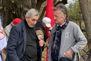 Polaganje venaca na spomenik "Balada vešanih"