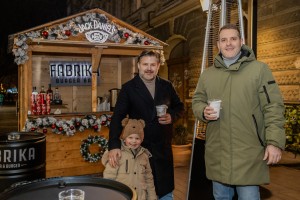 Praznična kućica ispred "Fabrika" burger bara