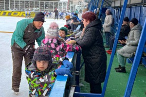 Trening mlađih hokejaških selekcija Spartaka i školice klizanja