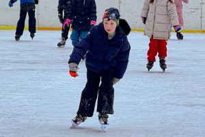 Trening mlađih hokejaških selekcija Spartaka i školice klizanja