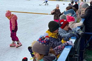 Trening mlađih hokejaških selekcija Spartaka i školice klizanja