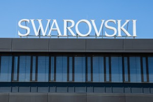 Učenice završnih razreda Tehničke škole „Ivan Sarić” u poseti kompaniji "Swarovski"
