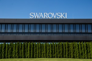 Učenice završnih razreda Tehničke škole „Ivan Sarić” u poseti kompaniji "Swarovski"
