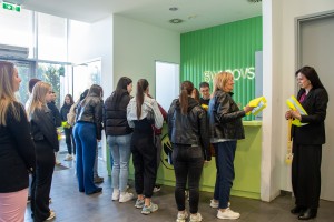 Učenice završnih razreda Tehničke škole „Ivan Sarić” u poseti kompaniji "Swarovski"