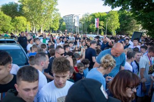 Šampionska proslava košarkaša - od Hale sportova do centra grada