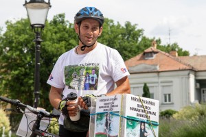 Doček Ivice Tasića nakon vožnje biciklom za humanitarni cilj