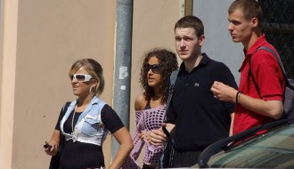 Grad pre i posle oluje.