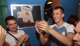 EX Yu bend i kokteli