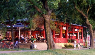 Gitara, vino i zalazak sunca, utorkom u 20h