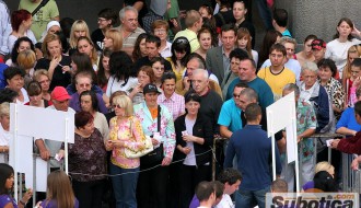 Ella za Ginisa u centru Subotice