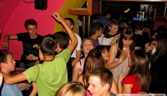 Muzika:Poco Loco Band