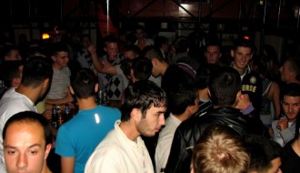 Muzika:Milan Mitrović,Bojana Šarović i FeniX Band