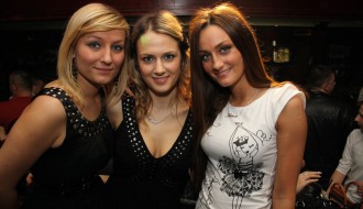 Petak veče u Q baru