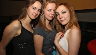 Subota veče u Q baru