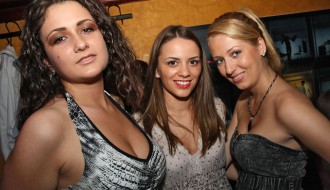 Subota veče u Q baru