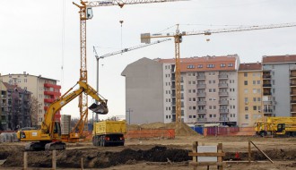 Izgradnja zatvorenog bazena na Prozivci (radovi su započeti 01.12.2011. godine)