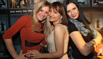 Subota veče u Q baru