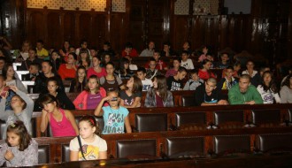 Deca sa Kosova na prijemu u Gradskoj kući