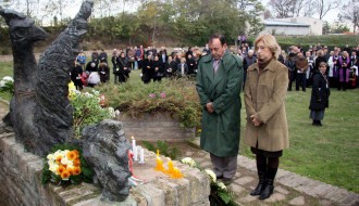 "Ptica slomljenih krila" - Odavanje počasti pogubljenima