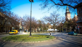 Bliži (nam) se proleće