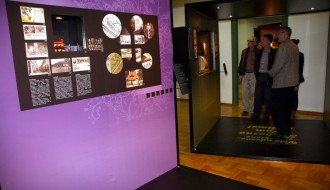 Izložba: "Sve je samo reklama"