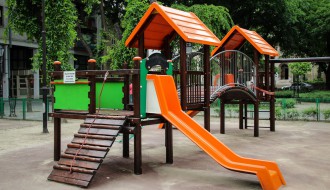 Renoviranje dečjeg parka (igrališta) u centru grada