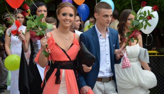 Maturanti srednje škole "Lazar Nešić"