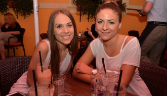 Nedelja veče u Kafe priči