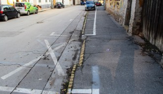 Kombinovani parking i pešačka staza u ulici Vuka Karadžića