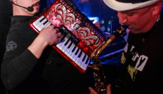 Svirka benda "Neozbiljni pesimisti"