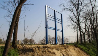 Postavljanje stubova i noseće konstrukcije za semafor