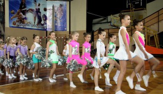 Nastup mažoretkinja u okviru međunarodnog plesnog takmičenja