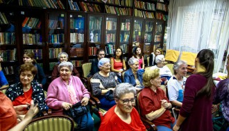 Druženje učenika Politihničke škole sa stanarima Gerontološkog centra