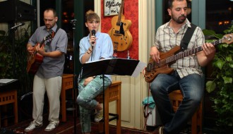 TROJKA - Akustična svirka