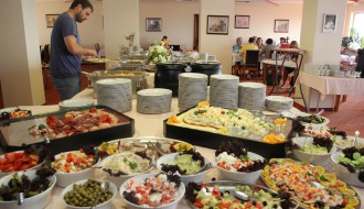 Nedeljni ručak u restoranu Panorama