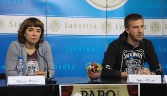 Najava festivala stendap komedije "PaRODIČNO pakovanje"