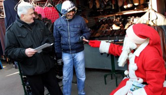 Deda Mraz na Buvljaku