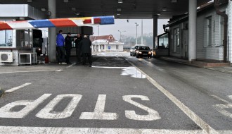 Direktori srpske i mađarske policije na graničnom prelazu Kelebija