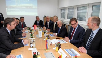 Premijer Aleksandar Vučić u poseti fabrici "Siemens"