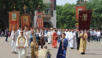 Obležavanje Slave hrama Vaznesenja Gospodnjeg - litija kroz grad