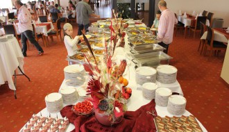 Nedeljni ručak u restoranu Panorama