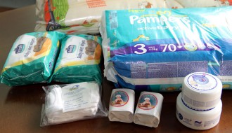 Poklon paketi za bebe rođene u Nedelji Crvenog krsta