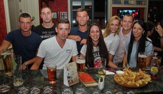 MOONLIGHTING - Akustična Svirka