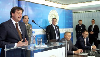 Potpisivanje ugovora o primopredaji kasarne "Kosta Nađ"